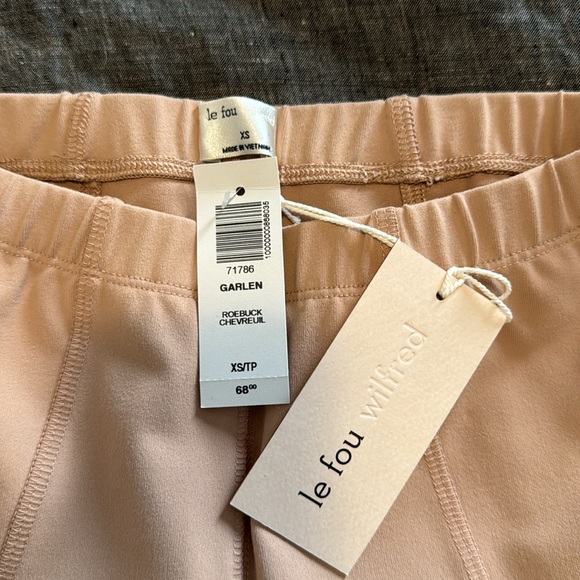 Aritzia biker shorts - Picture 2 of 4